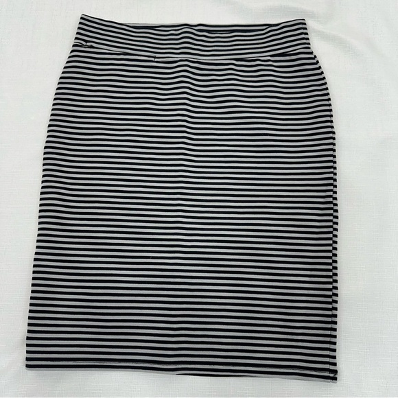 Toad&Co Women's Size Small Paseo Black Gray Striped Stretch Skirt - Picture 9 of 14